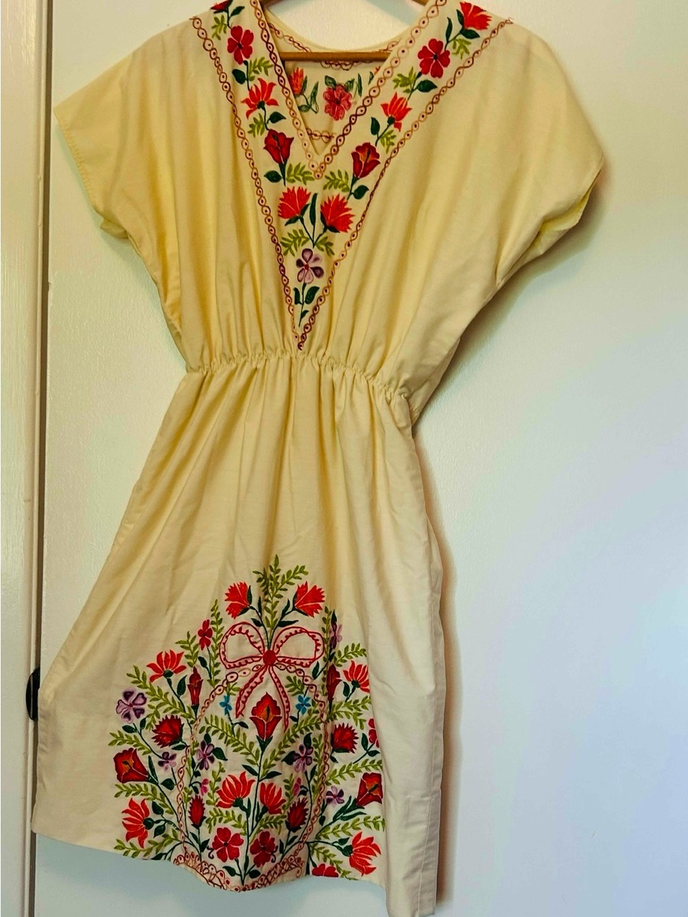 Vintage Mexican Embroidered Cream Floral  V-Neck Women’s Dress